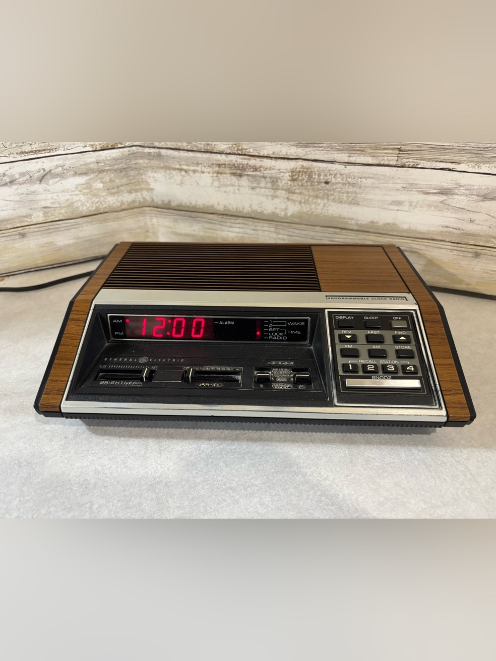 Vintage 70s programmable radio alarm clock